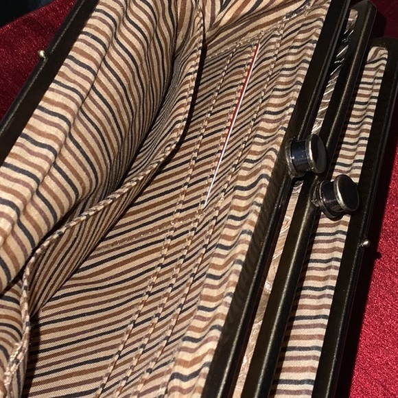 Crocodile Style Wallet - Picture 6 of 13